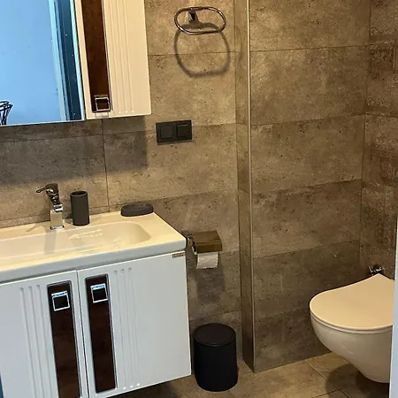 Azra Luxury With Pool For 3 People דירה *